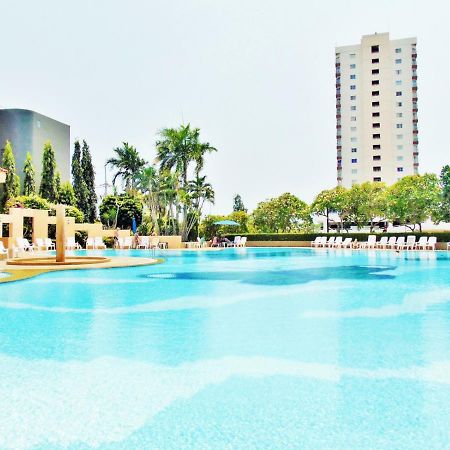 Sea View Beachfront Condos Pattaya Praia de Jomtien Exterior foto