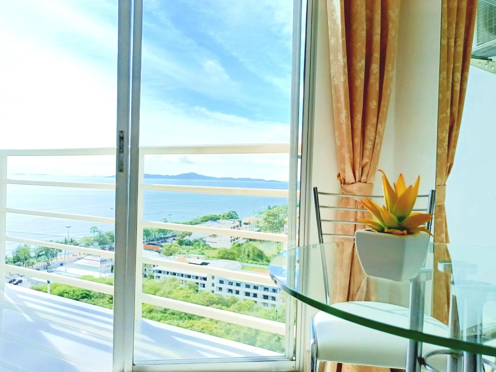 Sea View Beachfront Condos Pattaya Praia de Jomtien Exterior foto