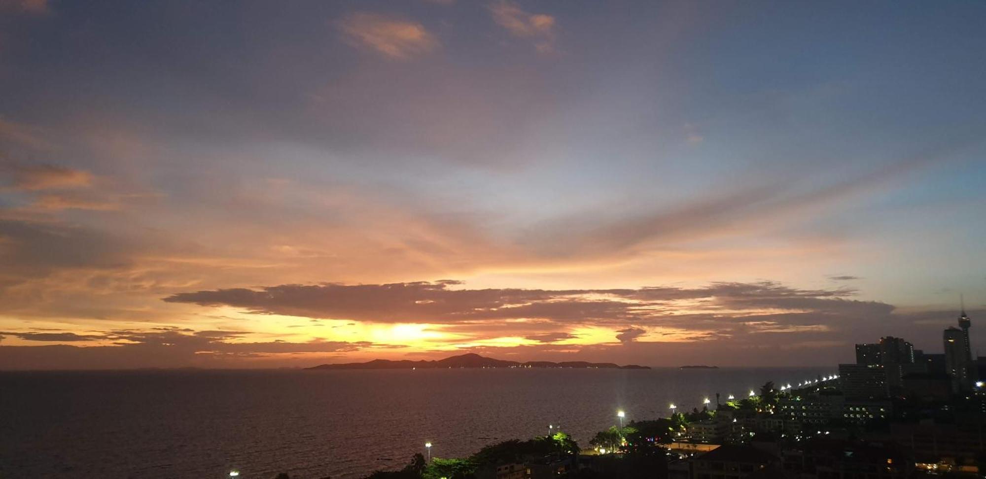 Sea View Beachfront Condos Pattaya Praia de Jomtien Quarto foto