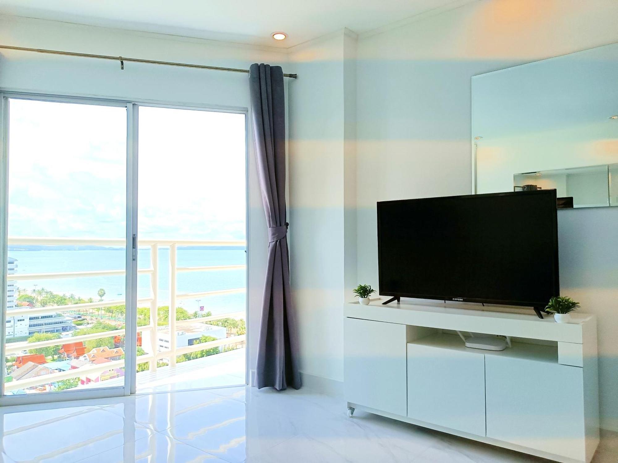 Sea View Beachfront Condos Pattaya Praia de Jomtien Exterior foto