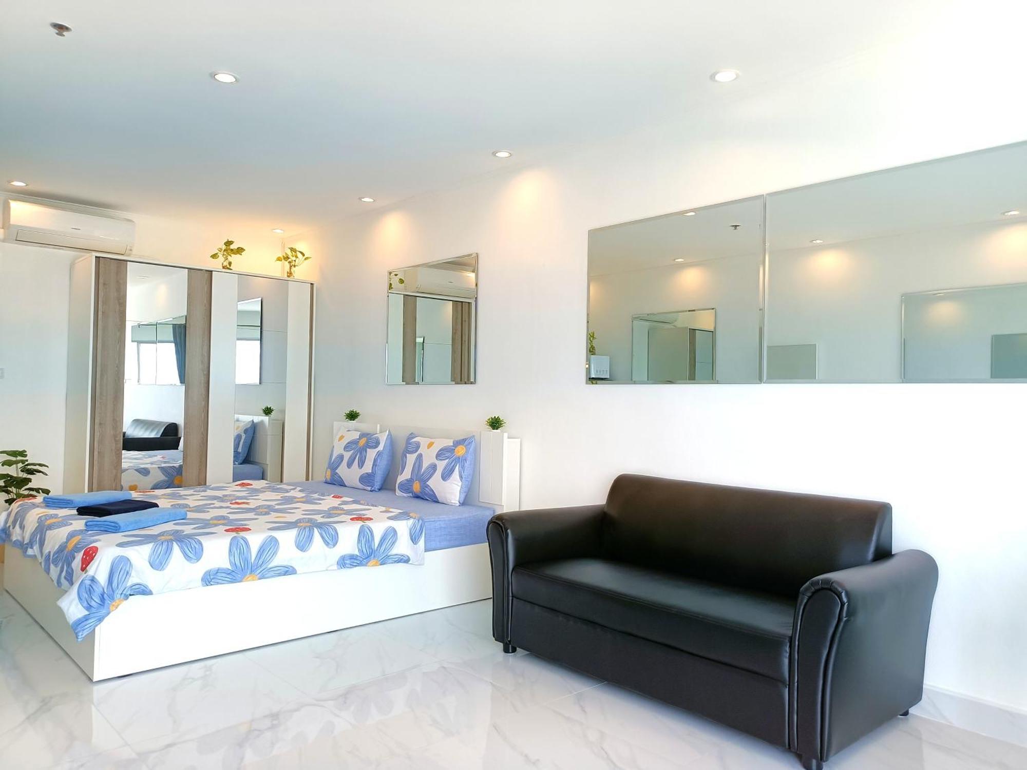 Sea View Beachfront Condos Pattaya Praia de Jomtien Exterior foto