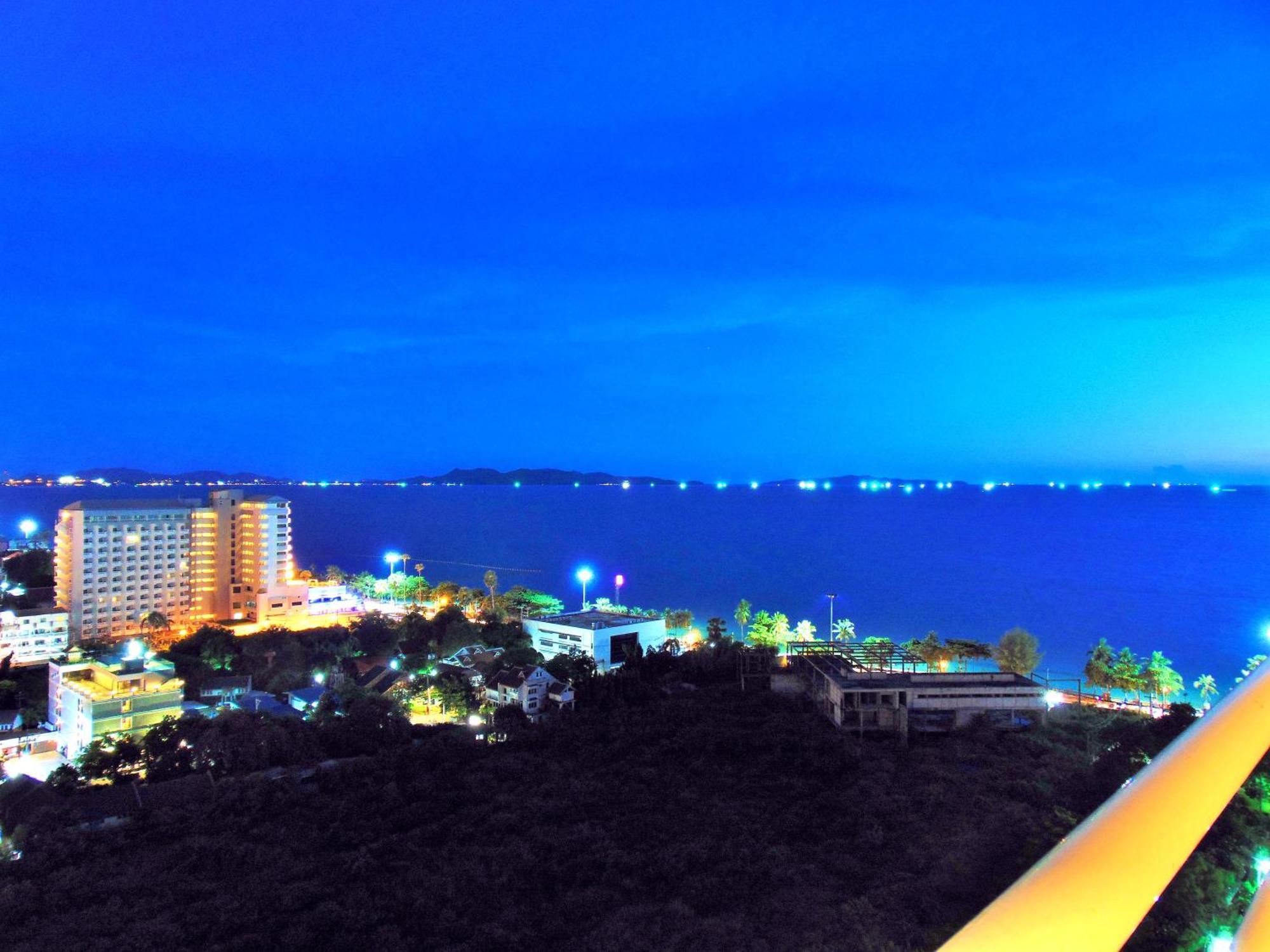 Sea View Beachfront Condos Pattaya Praia de Jomtien Exterior foto