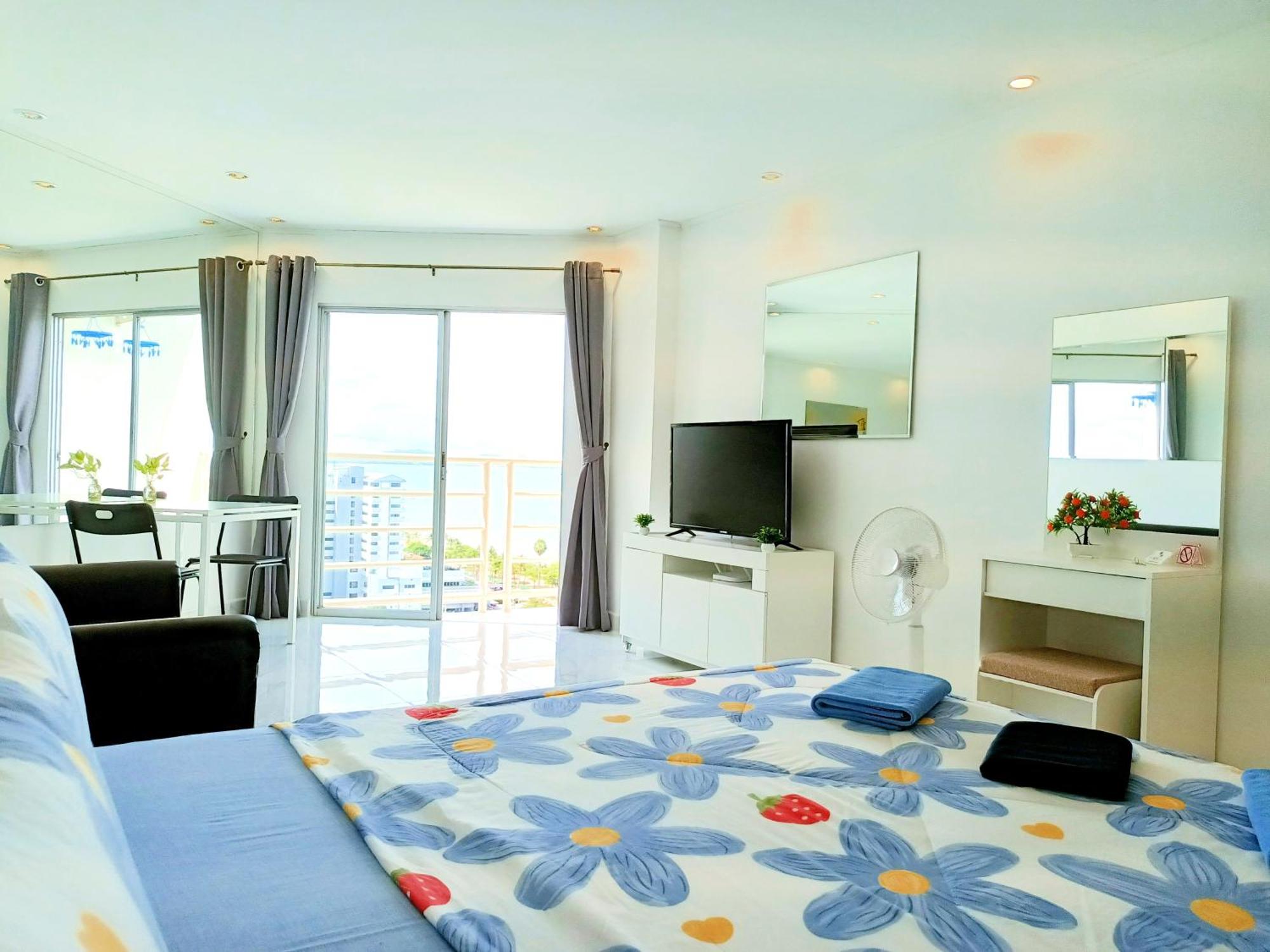 Sea View Beachfront Condos Pattaya Praia de Jomtien Exterior foto
