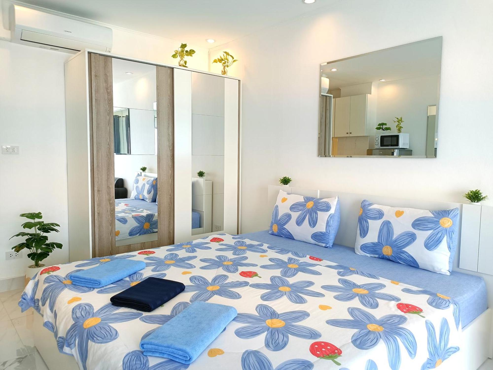 Sea View Beachfront Condos Pattaya Praia de Jomtien Exterior foto