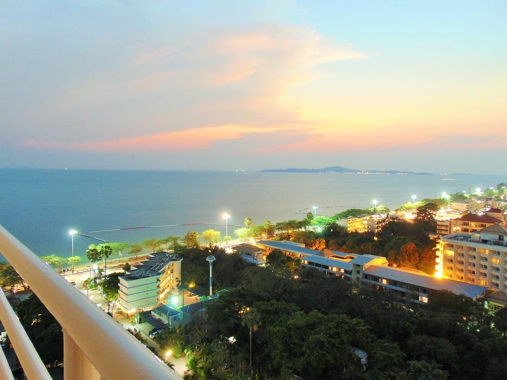Sea View Beachfront Condos Pattaya Praia de Jomtien Exterior foto